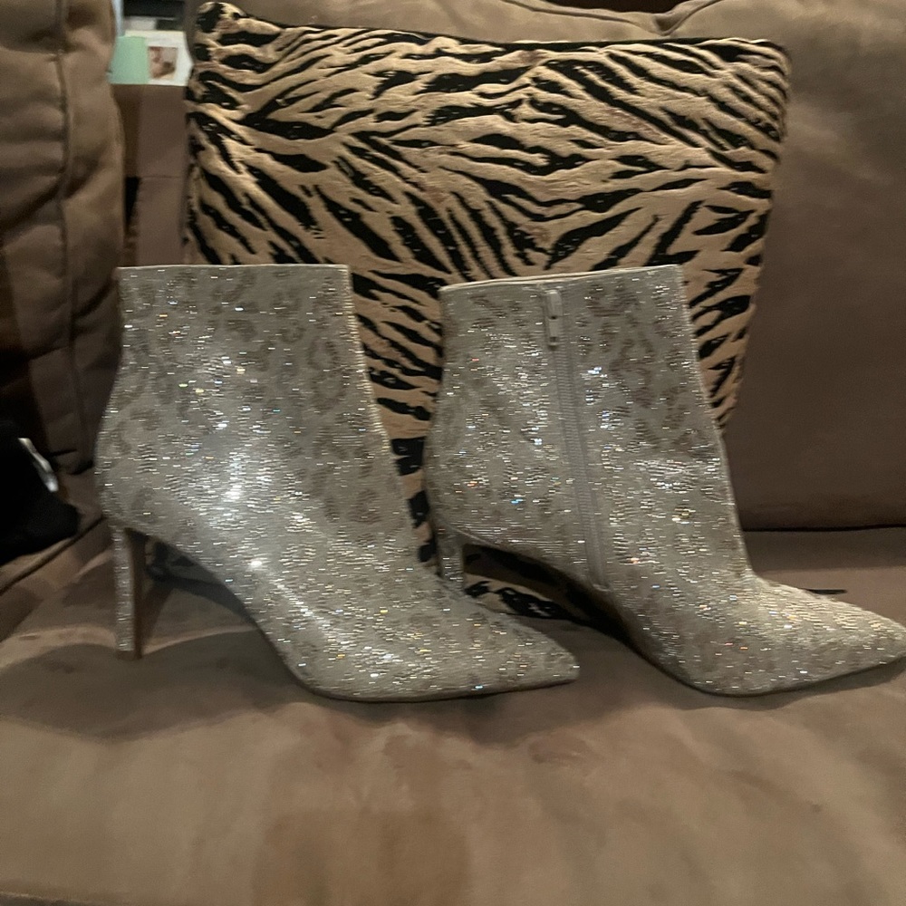 Gianni Bini ankle boots Size 11
